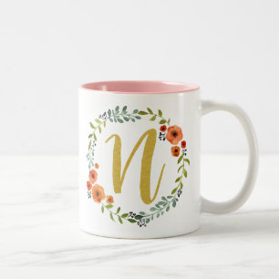 Botanischer Blumenkranz Goldenes Monogramm Initial Zweifarbige Tasse
