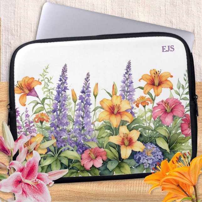Botanischer Garten Blume Hübsch Blumenstrauß Mit M Laptopschutzhülle (A pretty monogrammed laptop cover with colorful floral design)