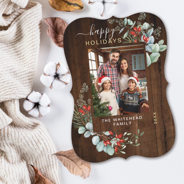 Botanischer Happy Holiday Foto Wood Feiertagskarte (You will love these beautiful Christmas cards! They feature botanical watercolor pine and berries.)