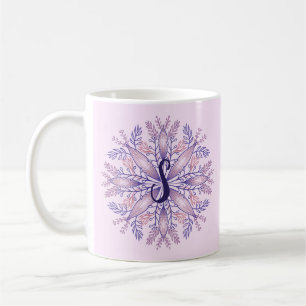 Botanischer Monogramm-Cogagecore boho blumenrosa Kaffeetasse