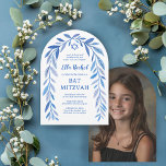 Botanisches Bar Bat Mitzvah Arch Foto Einladung<br><div class="desc">Perfekte Karte, um eine Fledermausmitzvah, Bar mitzvah oder andere jüdische Feier anzukündigen! Handgezeichnete, zarte Blättertramkunst für Sie! Vollständig anpassbar! Klicken Sie auf "Personalisieren" oben, um den Text zu bearbeiten und Ihr Foto auf der Rückseite hinzuzufügen. Klicken Sie auf "Bearbeiten mit dem Designwerkzeug", um die Schriftart, Farben und Einstellungen anzupassen. Löscht...</div>