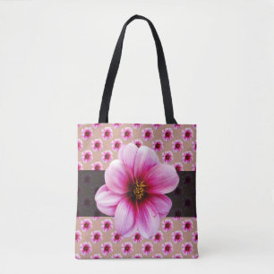 Botanisches Blumenrosa auf irgendeiner Farbe