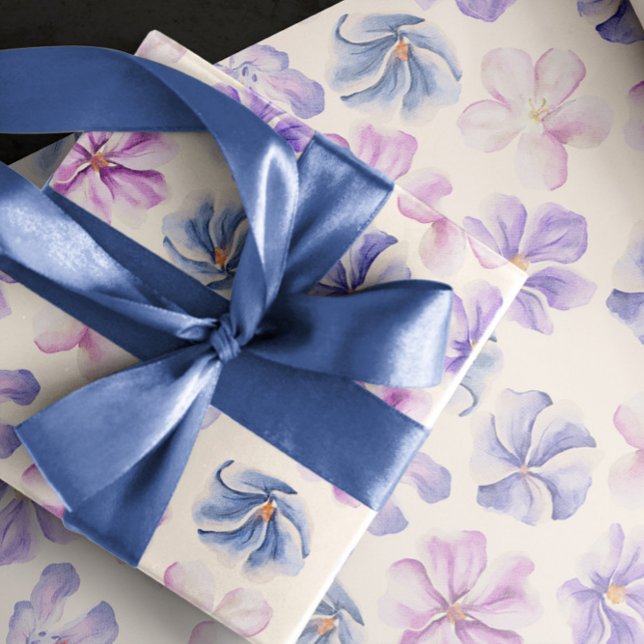 Botanisches Frühling Rosa und violette Blumen Geschenkpapier (Von Creator hochgeladen)