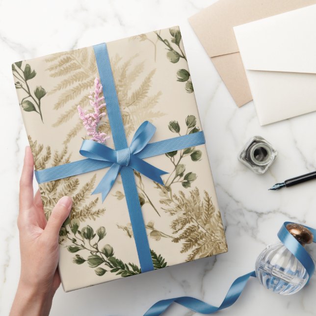 Botanisches Grün Farn Beige Blumenmuster Geschenkpapier (Schenken)
