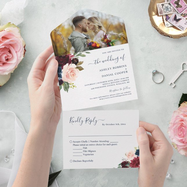 Botanisches Hochzeitssemble für die Marine Burgund All In One Einladung (Von Creator hochgeladen)