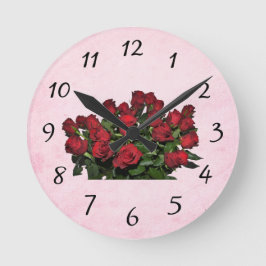 Bouquet der rote Rosen Runde Wanduhr