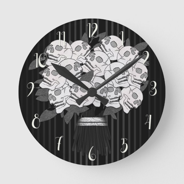 Bouquet von Skull Rose Schwarz & Weiß Runde Wanduhr (Vorderseite)
