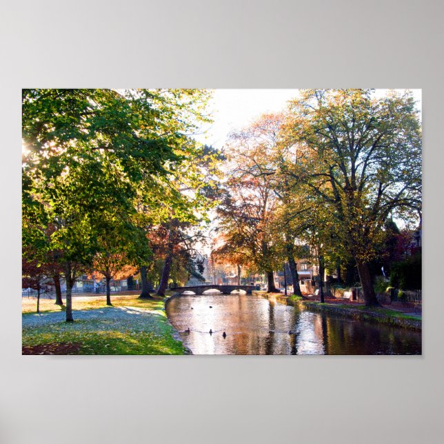 Bourton on Water Autumn Trees Cotswolds UK Poster (Vorne)