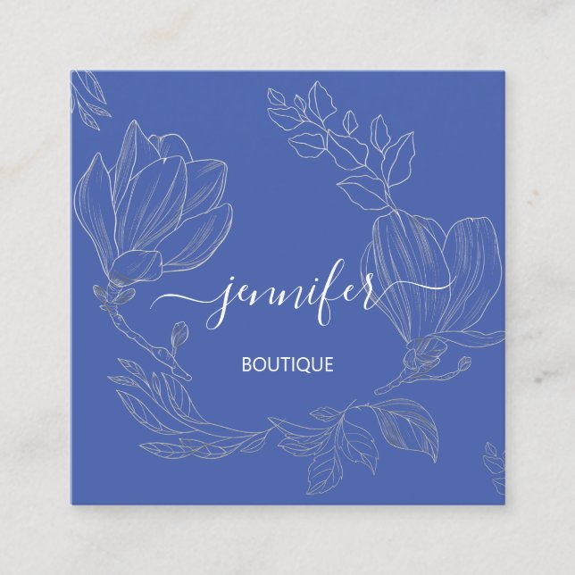 Boutique Shop Grau blaue Blumen QR Logo Quadratische Visitenkarte (Vorderseite)
