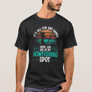 Bowfisher Luftboot Fischer Bogenschießplatz Bowfis T-Shirt