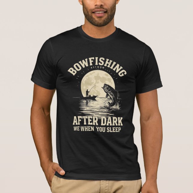 Bowfishing After Dark Fishing Moon SilhouetT-Shirt T-Shirt (Vorderseite)