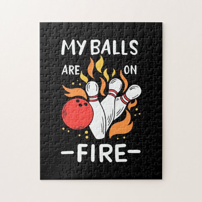 Bowler-Balls sind in Flammen. Puzzle (Vertikal)