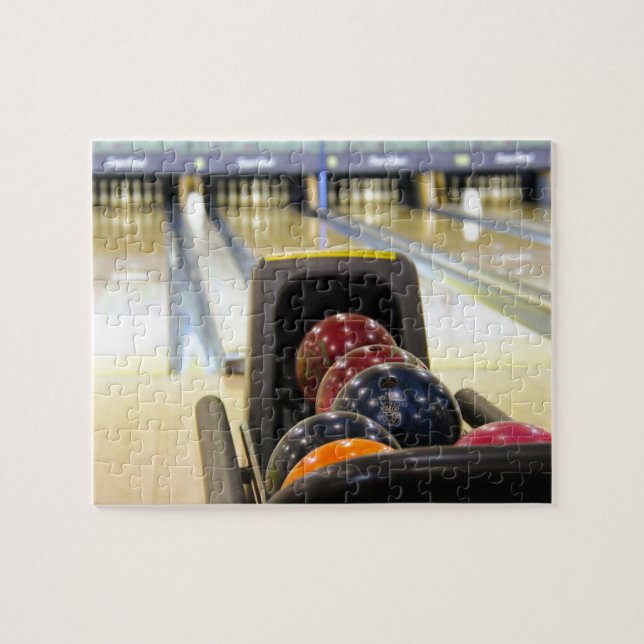 Bowling Alley und Bowlingkugeln Puzzle (Horizontal)