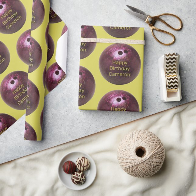 Bowling Ball Personalisiert Wrapping Paper Geschenkpapier (Kunsthandwerk)