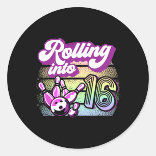 Bowling Party rollt in 16 Bowling Geburtstag Runder Aufkleber