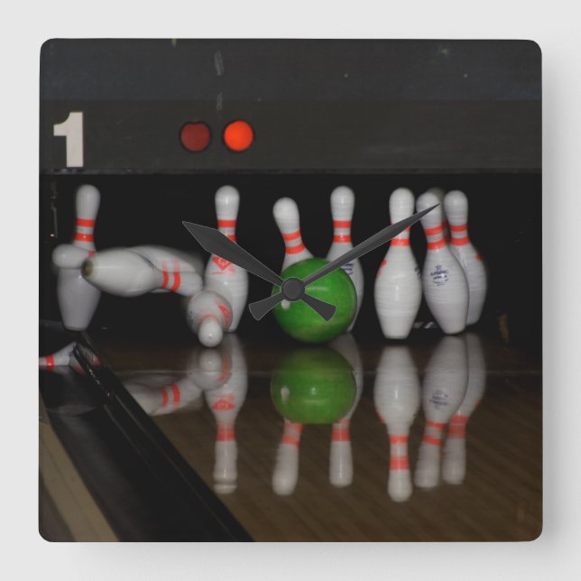 Bowlings-Uhr Quadratische Wanduhr (Vorderseite)