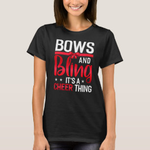 Bows und Bling es ein heiteres Sache Cheerleader C T-Shirt