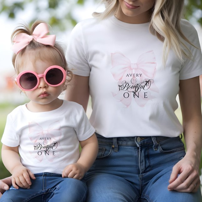 Bowtiful One 1st Birthday Pink Bow Girls T-Shirt (Von Creator hochgeladen)