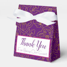 Box mit lila und Goldvorzügen