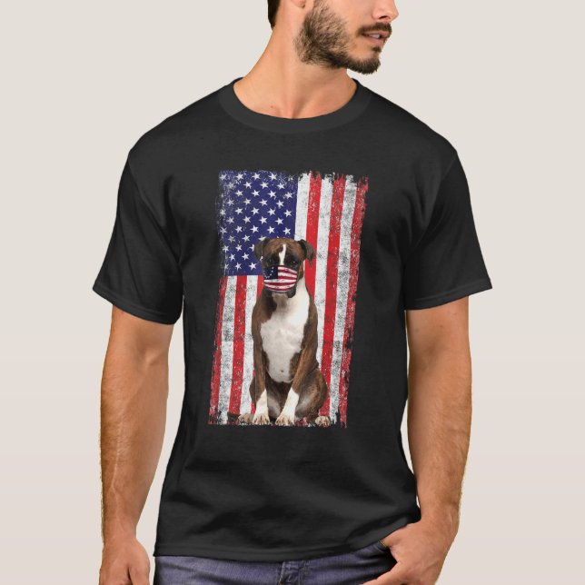 Boxer American Flag Hund trägt Gesichtsmaske 4. Ju T-Shirt (Vorderseite)