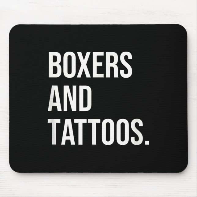 Boxer und Tattoos, deutscher Boxerbesitzer, Hund m Mousepad (Vorne)