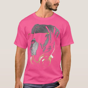 Boxerhund mit Sonnenbrille und Kopfhörern T-Shirt