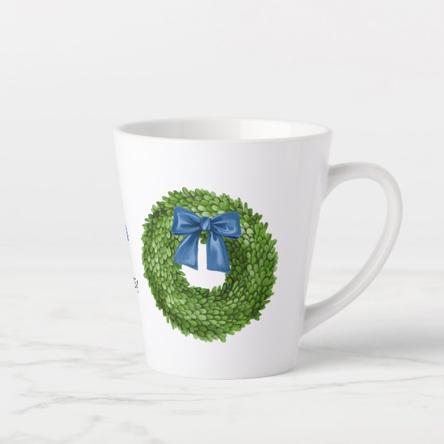 Boxwood Wreath mit Blue Bow-Keramik Milchtasse (Rechts)