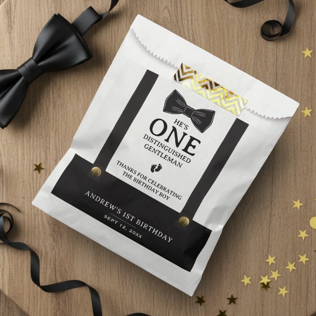 Boy 1st Birthday One Distinguished Gentleman Geschenktütchen (Von Creator hochgeladen)