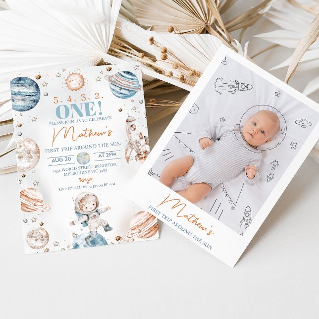 Boy Astronaut Foto Erster Ausflug rund um die Sonn Einladung (Boys First Trip Around the Sun Birthday Invitation Photo, Outer Space Astronaut 1st Birthday Boy )