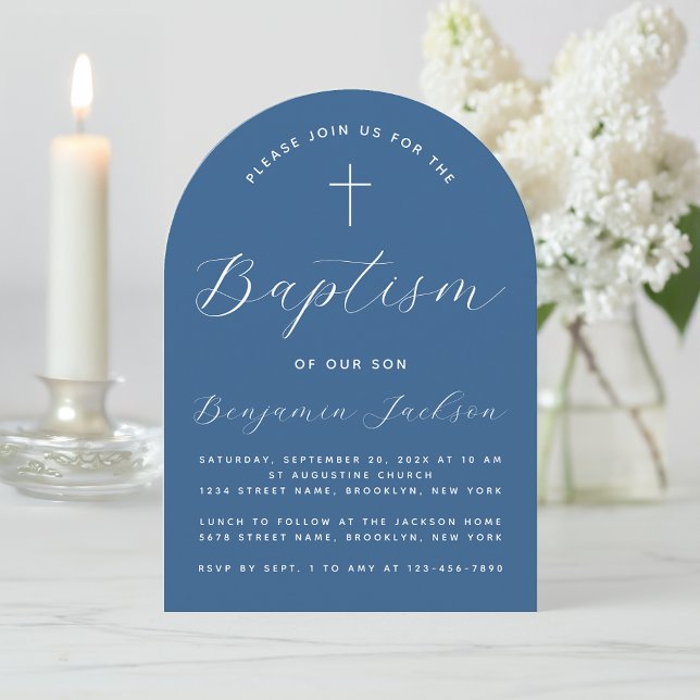 Boy Baptism Arch Classic Blue White Script & Cross Einladung (Von Creator hochgeladen)