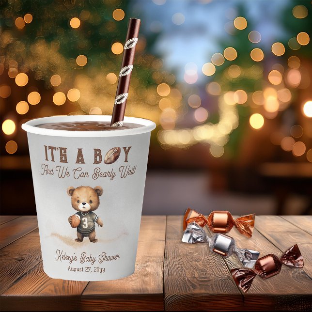 Boy Bearly Wait American Football Baby Dusche Pappbecher (Teddy Bear Boy "We Can Bearly Wait!" American Football Baby Shower Paper Cup)