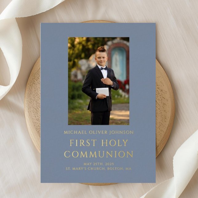 Boy Blue Foto First Heilige Kommunion Gold Folieneinladung (Elegant Dusty Blue Photo Boy First Communion Gold Foil Invitation)