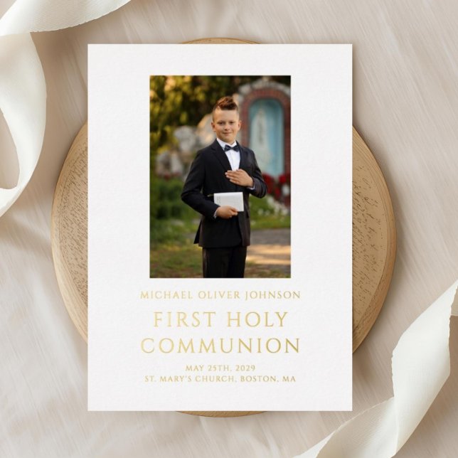 Boy Foto White First Heilige Kommunion Gold Folieneinladung (Elegant Boy Photo First Communion Gold Foil Invitation)