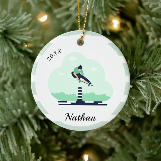 Boy Skateboarding Skater Name & Year Trendgrün  Keramik Ornament (Baum)
