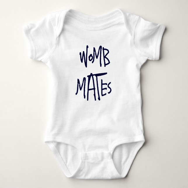 Boy Twins - WOMB MATES Baby Strampler (Vorderseite)