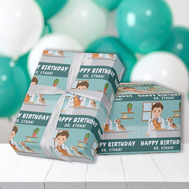 Boy Veterinarian Animal Hospital Happy Birthday Geschenkpapier (Von Creator hochgeladen)