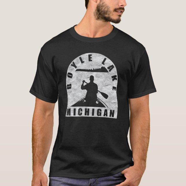 Boyle Lake Canoeing Michigan T-Shirt (Vorderseite)