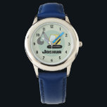 Boys Bau Grabbagger und Name Kids Armbanduhr<br><div class="desc">Dieses niedliche Kinderbauwerk mit einem einzigartigen Doodle-Bagger (Bagger) und einem Platz zum Hinzufügen des Kindernamens. Perfekt für jeden kleinen Jungen,  der davon träumt,  ein Baumeister zu sein! Ideal für eine erste Kinderuhr.</div>