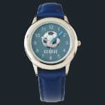 Boys Blue Sports Fußball Kinder Armbanduhr<br><div class="desc">Diese niedliche und moderne Kinderuhr ist mit einem Fußball (Fußball) mit blauen Hintergrund ausgestattet. Die Armbanduhr kann mit dem Namen Ihrer Jungs personalisiert werden und mit klaren Zahlen,  die perfekte Geschenkidee für jeden Sportler.</div>