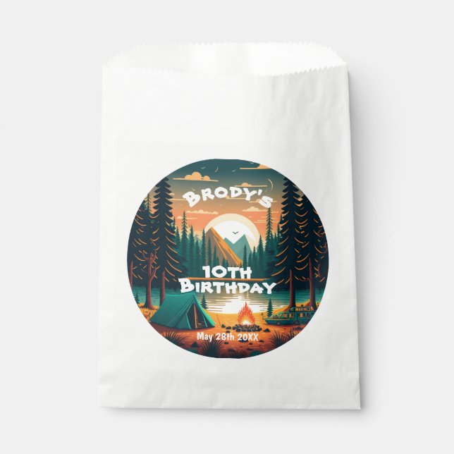 Boys Camping Adventure Birthday Party Geschenktütchen (Vorderseite)
