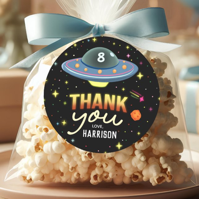 Boys Cool Neon Space Birthday Favor Runder Aufkleber (Von Creator hochgeladen)