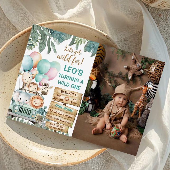 Boys Cute Wild One Safari 1st Birthday Photo Einladung (Von Creator hochgeladen)