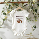 Boy's Football Erstes Jahr Runter 1. Geburtstag Pa Baby Strampler<br><div class="desc">Wirf dich mit deinen Freunden und Lieben zusammen - es ist Zeit für das Spiel! Kundgebung für Ihre kleinen Typ 1. Geburtstag feiern. Dieses Design verfügt über einen Aquarellfußball mit lustiger sportlicher Typografie.</div>