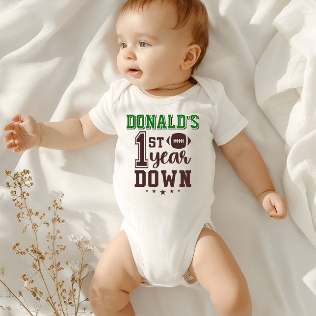 Boy's Football First Year Down 1st Birthday Baby Strampler (Von Creator hochgeladen)