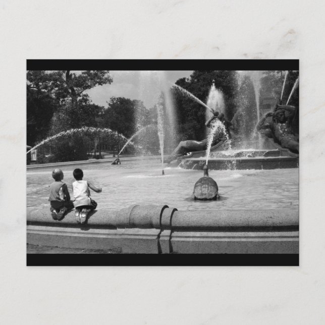 Boys im Logan Circle Postkarte (Vorderseite)