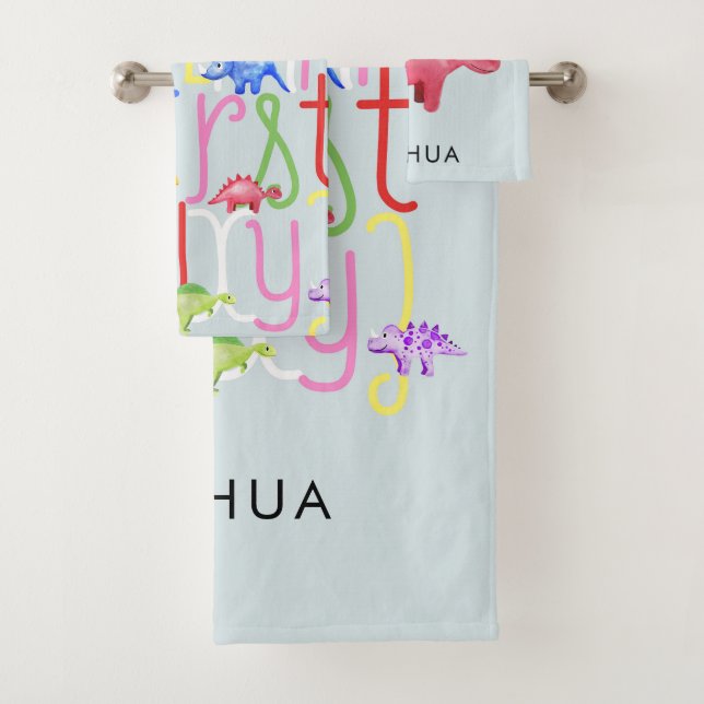 Boys Niedlich Watercolor Dinosaurier Alphabet & Na Badhandtuch Set (Insitu)