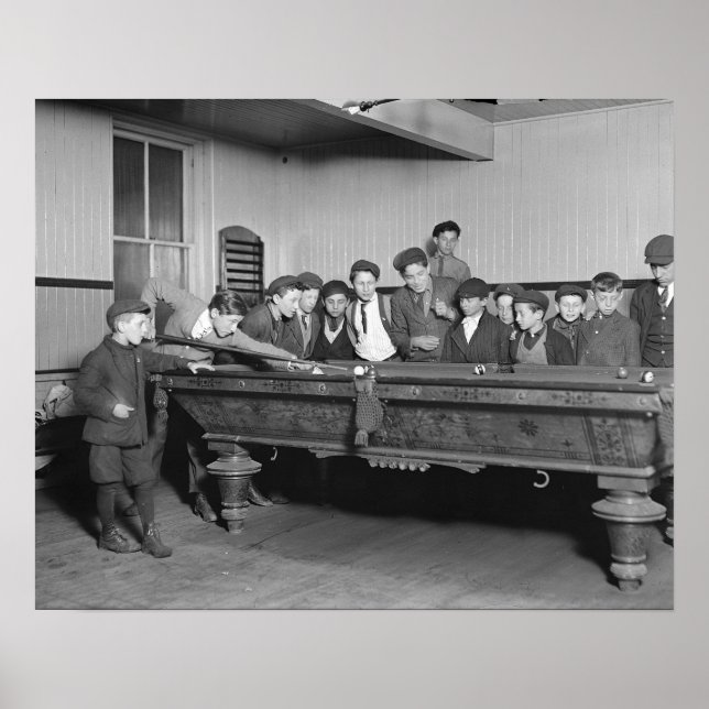 Boys Shooting Pool, 1909. Vintages Foto Poster (Vorne)