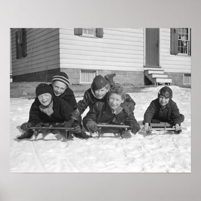 Boys Sledding, 1936. Vintages Foto Poster (Vorne)