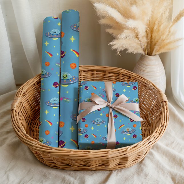 Boys Space Alien Out Of This World Birthday Geschenkpapier (Von Creator hochgeladen)