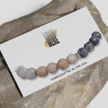 Bracelet-Anzeige Weiße Logo-Social-Media Visitenkarte<br><div class="desc">Diese Karte bietet viel mehr als nur das Handwerksbracelet anzuzeigen. Auf der Vorderseite personalisieren Sie es mit Ihrem Logo und Informationen unten. Dies könnten Informationen sein, wie z.B. wo sie gemacht wurden oder woraus sie gemacht wurden. Die Vorderseite wurde absichtlich mit minimalem Text links, um Ihren Schmuck zu zeigen. Sie...</div>
